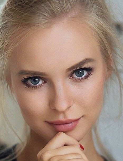 👱‍♀️ Gorgeous Blonde Beautiful Lips Gorgeous Girls Most Beautiful