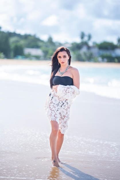 Premium Photo Beautiful Girl In Bikini On Beach