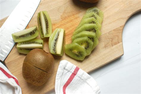 How To Cut Kiwi All About Kiwifruit