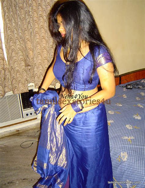 Selam Sindhu Aunty Boobs Show House Wife Aunty Neha Hot Shows
