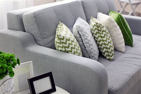 35 Sofa Throw Pillow Examples Sofa Décor Guide Home Stratosphere