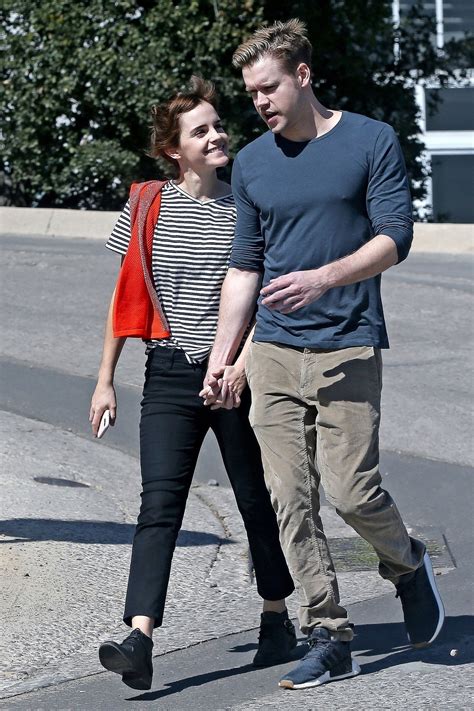 Emma's official facebook page is currently dormant and is not being updated. Bestätigt? Emma Watson zeigt sich mit ihrem neuen Freund ...