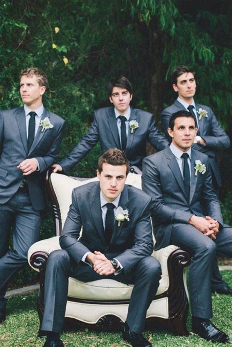 18 Awesome Wedding Photos With Groomsmen That You Cant