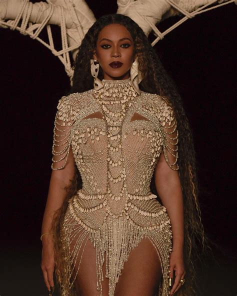 Beyonce Spirit Video Fashion In 2022 Beautiful Female Celebrities Beyonce Celebrities Female