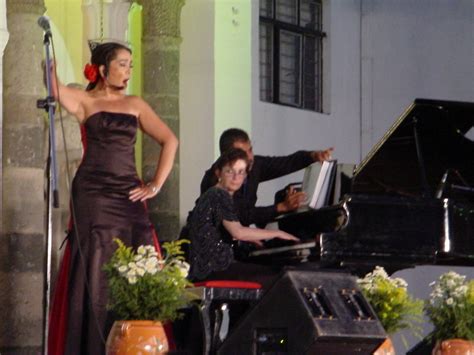 La soprano violeta dávalos falleció este jueves, informaron la secretaría de cultura federal (sc) y violeta dávalos (1969) estudió canto en la escuela nacional de música de la universidad nacional. Apuntes de Arevalo: Violeta Dávalos y el 13 festival ...