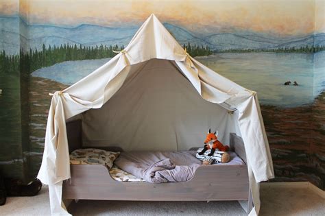 Charming toddler canopy bed is an excellent way to have an original and cozy baby room decor. The ragged wren : How To- Camping Tent Bed