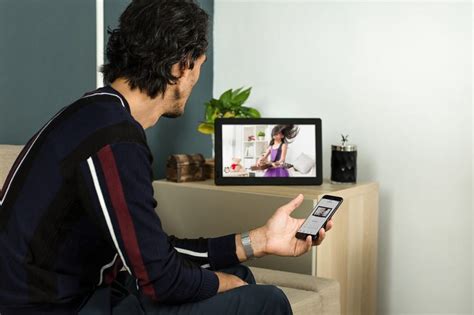 Perugia è la prima citt à in italia ad avere nel proprio centro storico una vetrina a realt à aumentata, in gergo holographic window, capace di coniugare l ' estro creativo made in umbria con le pi ù avanzate tecnologie. Come trasformare un vecchio tablet Android in una cornice ...