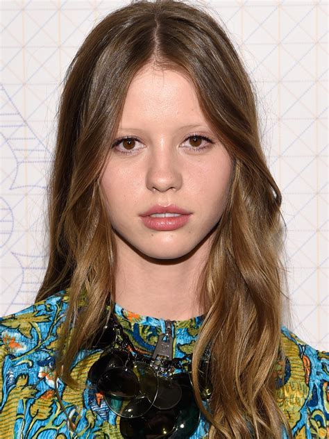 Bild Zu Mia Goth Kinoposter Mia Goth Foto 38 Von 52 Filmstartsde