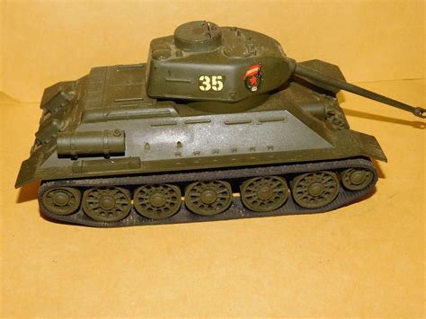 Vintage Tamiya 135 Scale Motorized Tank Model Kit Nicely Built