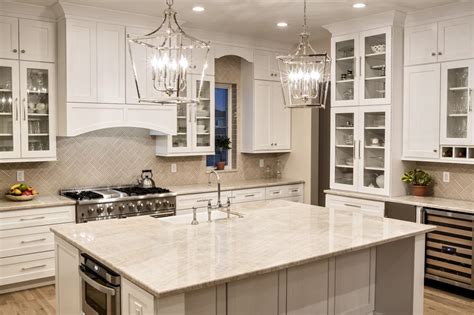 This stone is quarried in brazil, and features layers of white, amber, and gold in a subtle pattern that creates movement and interest without overwhelming the eye. Taj Mahal Kitchen - Dente Trading