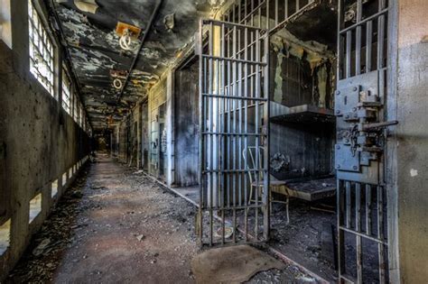 Haunting Photos Capture Crumbling Remains And Execution Chamber At Prison Used To Film The Green