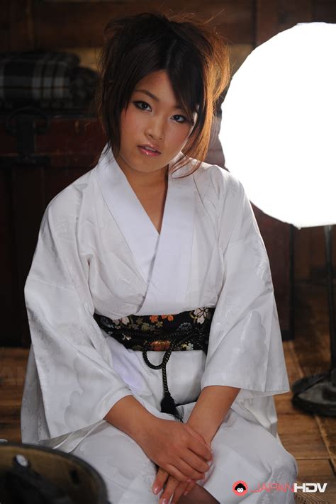 Innocent Japanese Babe Nene Nagasawa Posing In Her Lovely Kimono Javcup