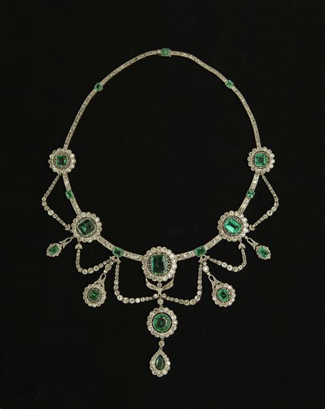 La Obra Invitada 2014 Collar De Esmeraldas Diamantes Y Platino
