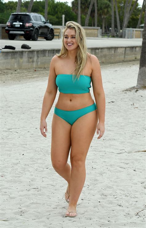 Iskra Lawrence Photo 249 Of 43 Pics Wallpaper Photo 1091553 Theplace2