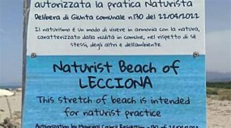 Al Via La Spiaggia Per Nudisti Alla Lecciona Al Taglio Del Nastro L Assessore Al Turismo