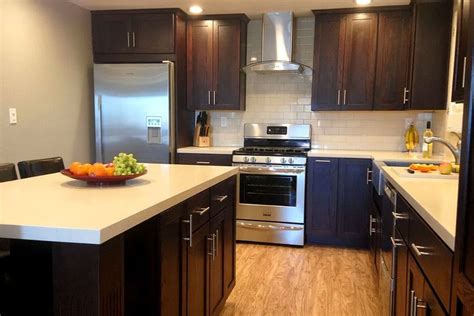Buy brown kitchen cabinets & cupboards and get the best deals at the lowest prices on ebay! Most Trendy Quartz Kitchen Countertops Opinions in 2020 ...
