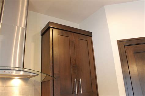 Explore the beautiful kitchen cabinet molding photo gallery and find out exactly why houzz is the best experience for home renovation and design. How to Choose Crown Molding for Cabinetry - Katie Jane ...