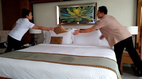 Actual Housekeeping In A Star Hotel Step By Step Bed Making Youtube