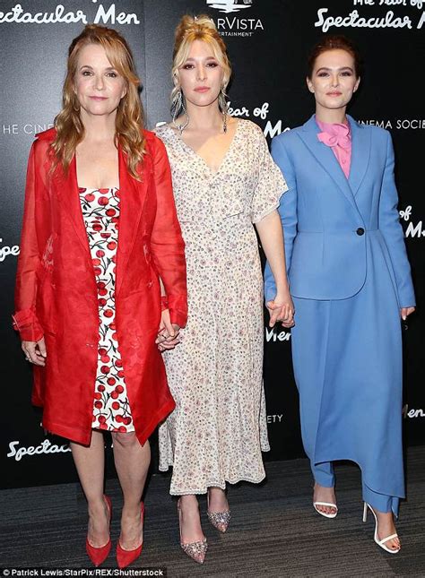 Lea Thompson 57 And Daughters Madelyn 27 And Zoey 23 Look More Like Sisters As They Plug