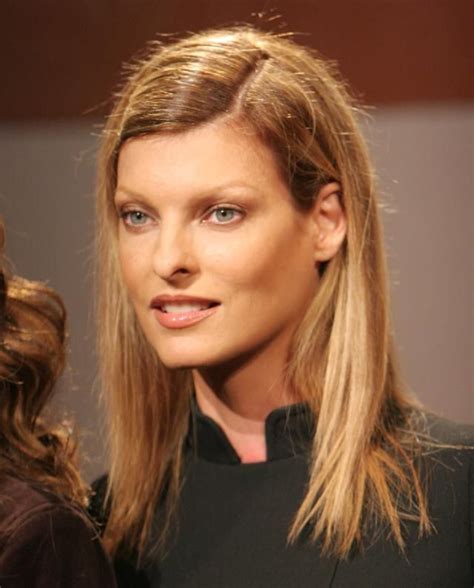 The Best Linda Evangelista Hairstyles Over The Years Blonde Hair With