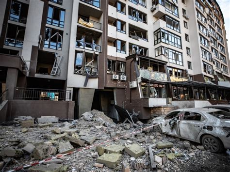 Обстріл Шевченківського району Київгаз обстежує пошкоджені будинки