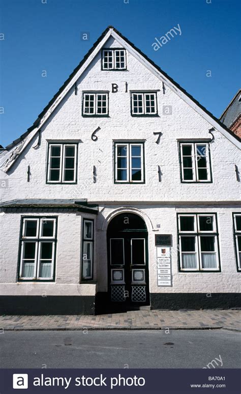 Die meisten menschen kaufen nur einmal im leben ein haus, deshalb ist es wichtig sich zuvor genau über die eigenen vorstellungen klar zu werden. Die Besten Haus Kaufen In Husum - Beste Wohnkultur ...