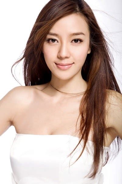 Chinese Model Zhou Wei Tong Biography And Photo Gallery Top Celebrities