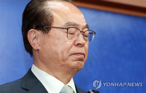 오거돈 부산시장이 오늘(23일) 기자회견을 열고 전격 사퇴했습니다. 민주당 소속 오거돈 부산시장, 20대 여성 공무원 성추행 파문으로 ...
