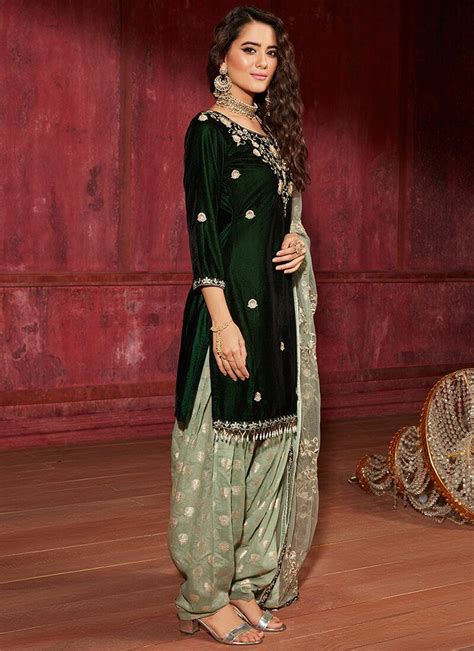 Dark Green And Mint Embroidered Punjabi Suit Lashkaraa Indian Suits Punjabi Suits Punjabi
