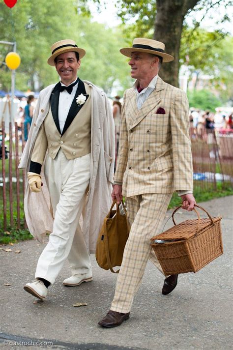 street chic men in white jazz age lawn party 1920s mens fashion gatsby outfit 1920s suits