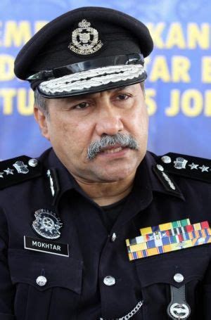 A prolific forward, he was nicknamed. Polis Johor Adakan Operasi Buru Penagih Dadah, Peragut ...