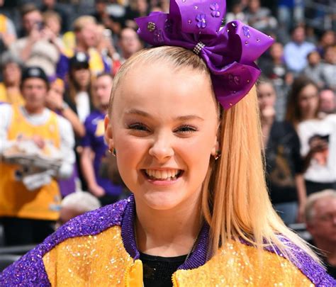 Heres Why Jojo Siwa Wanted The Kissing Scene Changed In Her Upcoming Movie
