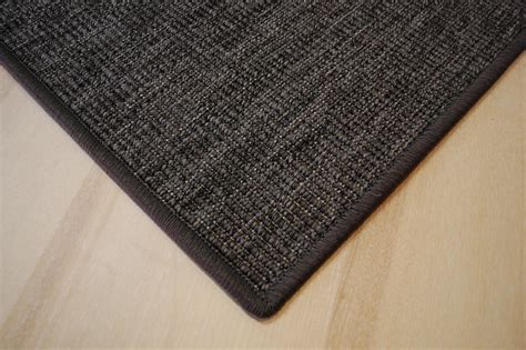 Der teppich ist einfärbig oder gestreift in vielen farbnuancen nach maß lieferbar. Outdoor Teppich Cornus anthrazit, nach Maß | Teppich Janning