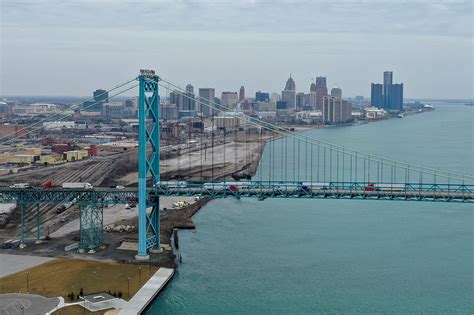Originally created by the 1783 treaty of paris and revised nearly a dozen times since among its provisions, the treaty restored the territorial status quo antebellum and called for the establishment of a demarcation commission to. Canada keeps border closed as Covid-19 cases spike in U.S ...