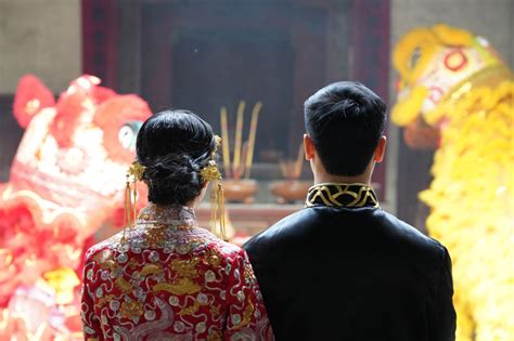 your guide to chinese wedding traditions