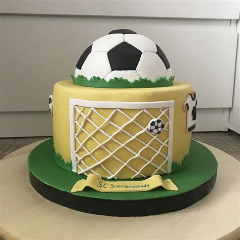Aggregate 84 Amazing Football Cakes Best Vn
