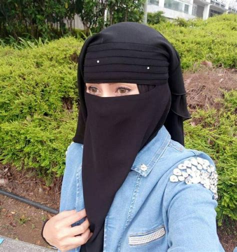 Pin By Beyruz Lavorida On Peçe Arab Girls Hijab Girl Hijab Modern Hijab Fashion