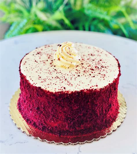 Red Velvet Cake Classic Cakes Menu Henri S Bakery Deli