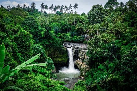 Tegenungan Waterfall Near Ubud Bali The World Travel Guy