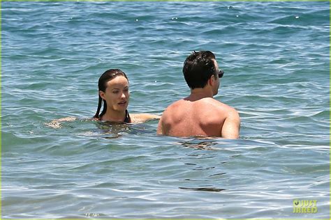 Olivia Wilde And Shirtless Jason Sudeikis Kissing In Hawaii Photo 2879800 Bikini Jason