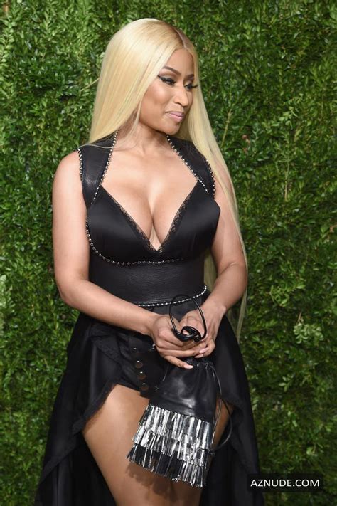Nicki Minaj Sexy Rapper Shows Off Her Hot Boobs At The Cfda And Vogue