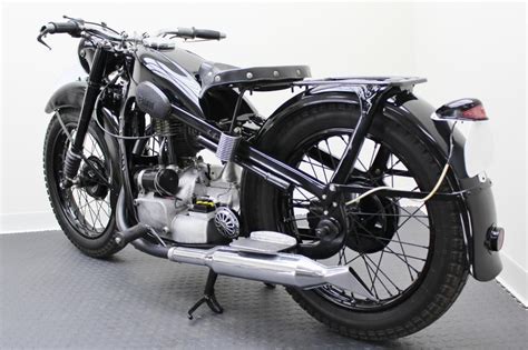 Search 12,340 bikes for sale on mcn. Restored BMW R35 - 1948 Photographs at Classic Bikes Restored |Bikes Restored