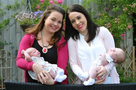 Identical Twins Give Birth On The Same Day Hours Before Their 30th Birthday