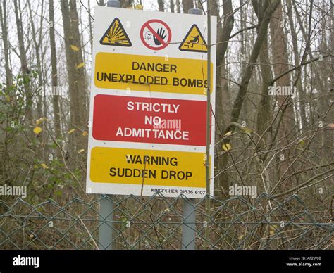 Mod Ministry Of Defence Warning Sign Stock Photo Alamy