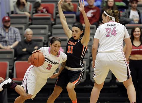 Women S Basketball Back To Full Strength With Gabby Hanson S Return