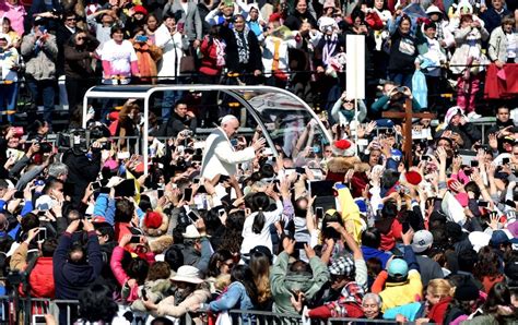 Messico Primo Giorno Di Visita E Bagno Di Folla Per Papa Francesco