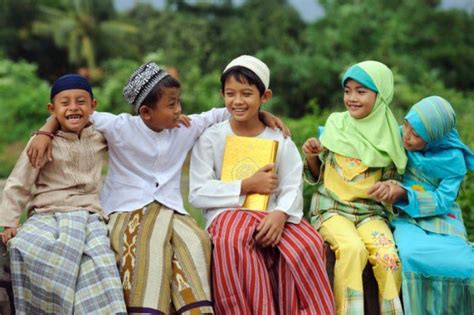 Keistimewaan Anak Yatim Dan Hak Yang Dimilikinya Lengkap