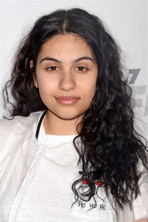 Alessia Cara Curly Dark Brown Side Part Hairstyle Steal Her Style