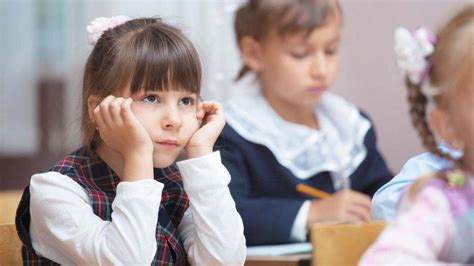 Before signing up for an online course, make sure that you have regular opportunities to work online for several hours at a time. How to Get Shy Students to Participate in Class - Howcast