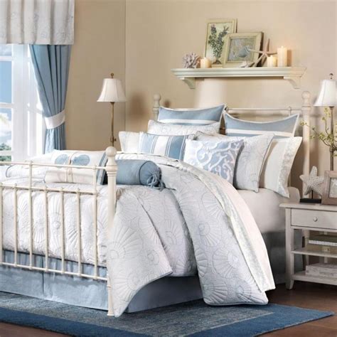 To have the beach feel, get furniture that is white in color next, use some accessories that are completely connected with the beach. Beachy Bedroom Ideas - HomesFeed
